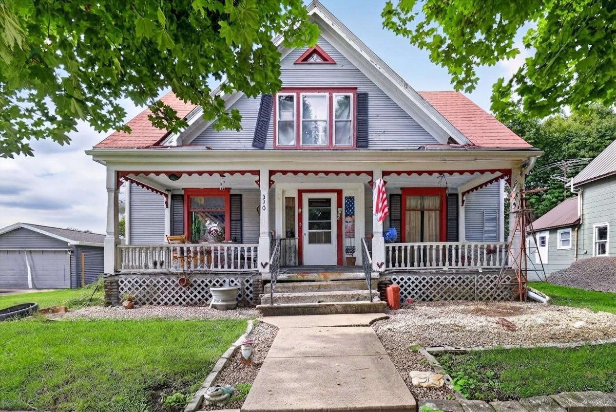 310 Snow St., Chadwick, IL 61014