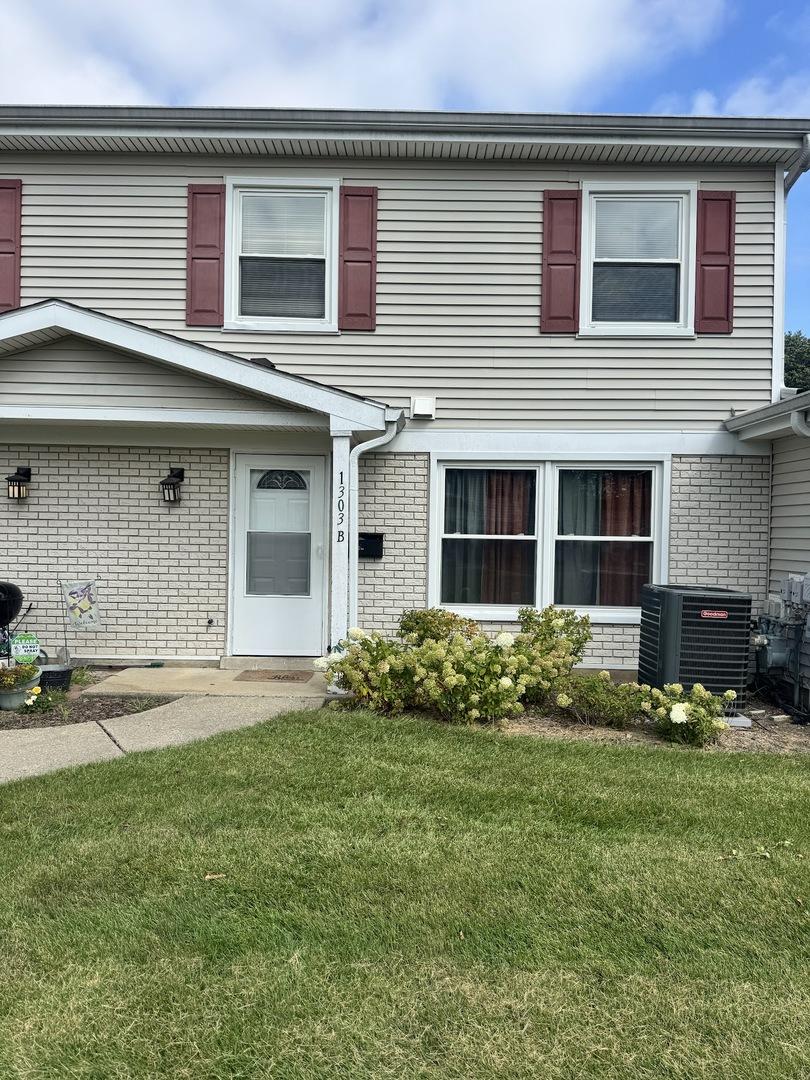 1303 Kingsbury Dr. #B, Hanover Park, IL 60133