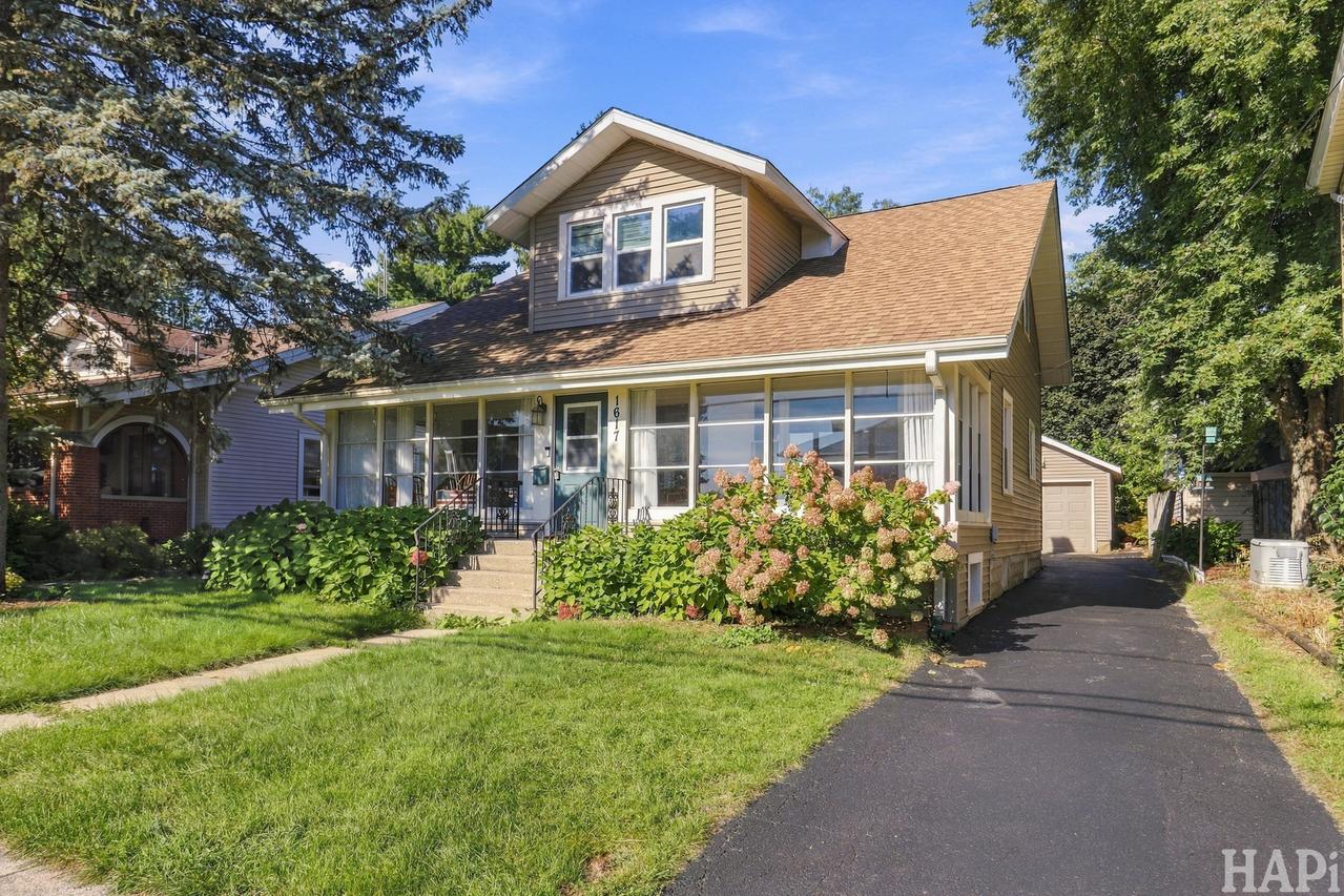 1617 N Riverside Dr., Mchenry, IL 60050