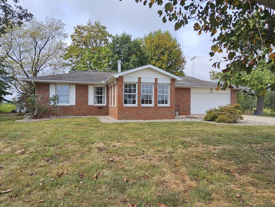 4165 Black Diamond Rd., Nashville, IL 62263