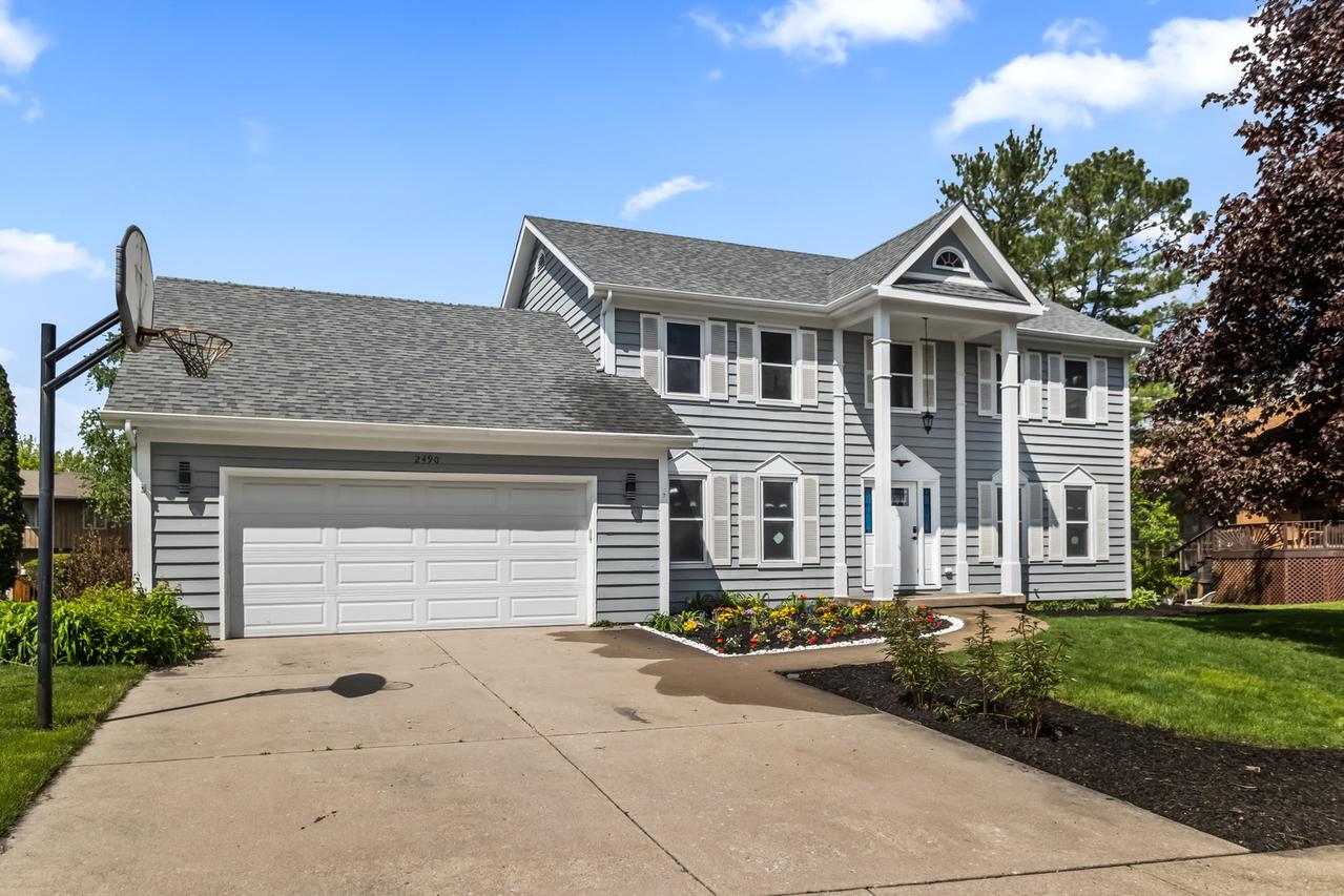 2490 Lakeside Dr., Aurora, IL 60504