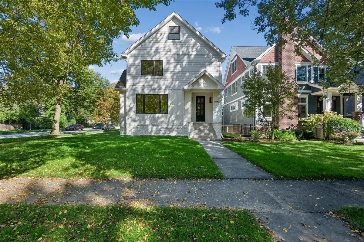 2623 Harrison St., Evanston, IL 60201