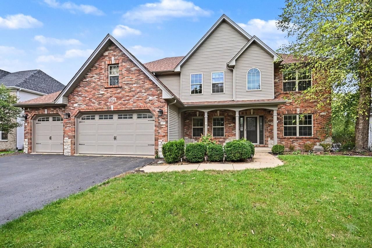 204 Holly Ln., Oswego, IL 60543