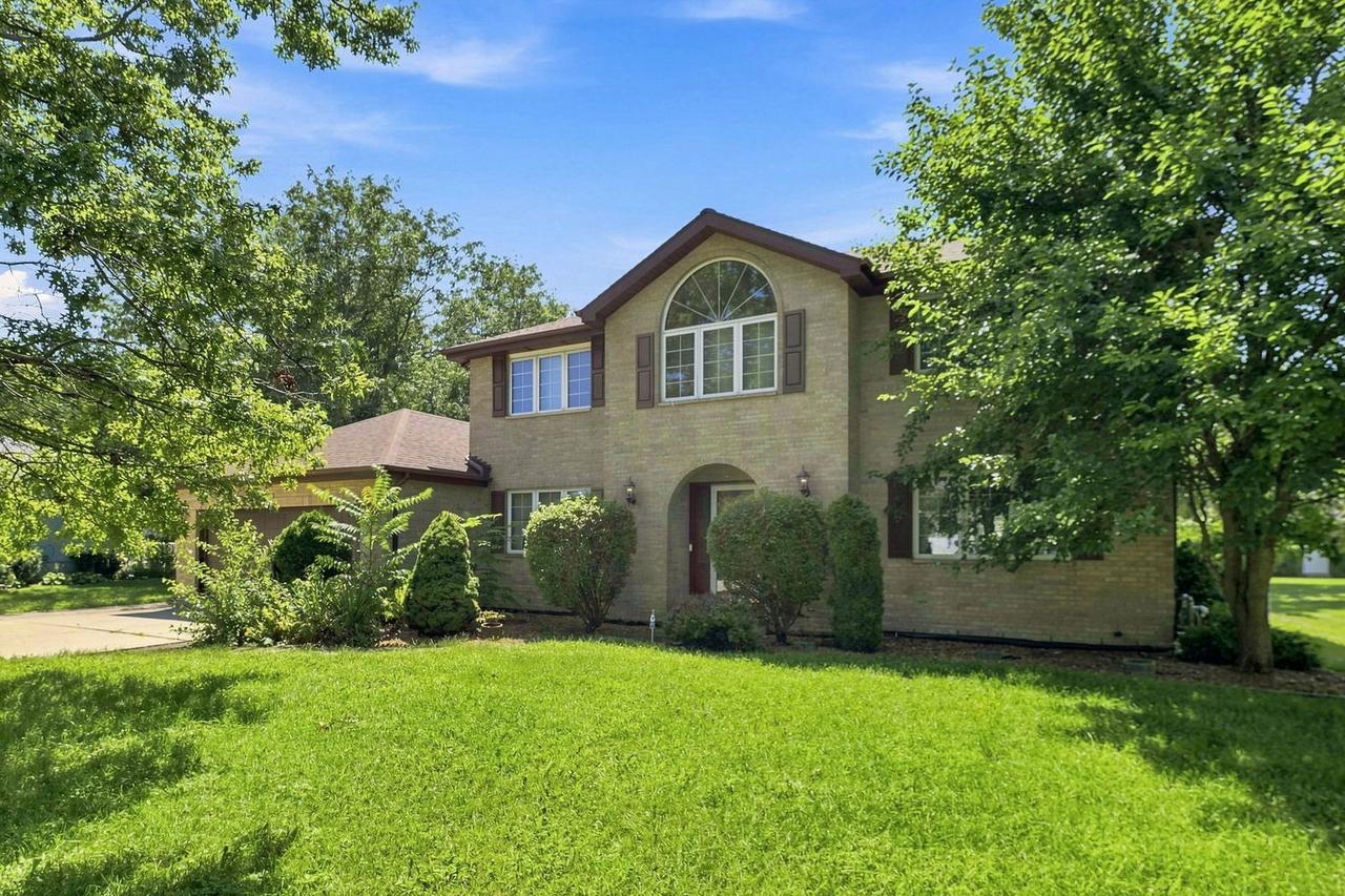10 S Hampton Ct., Crete, IL 60417