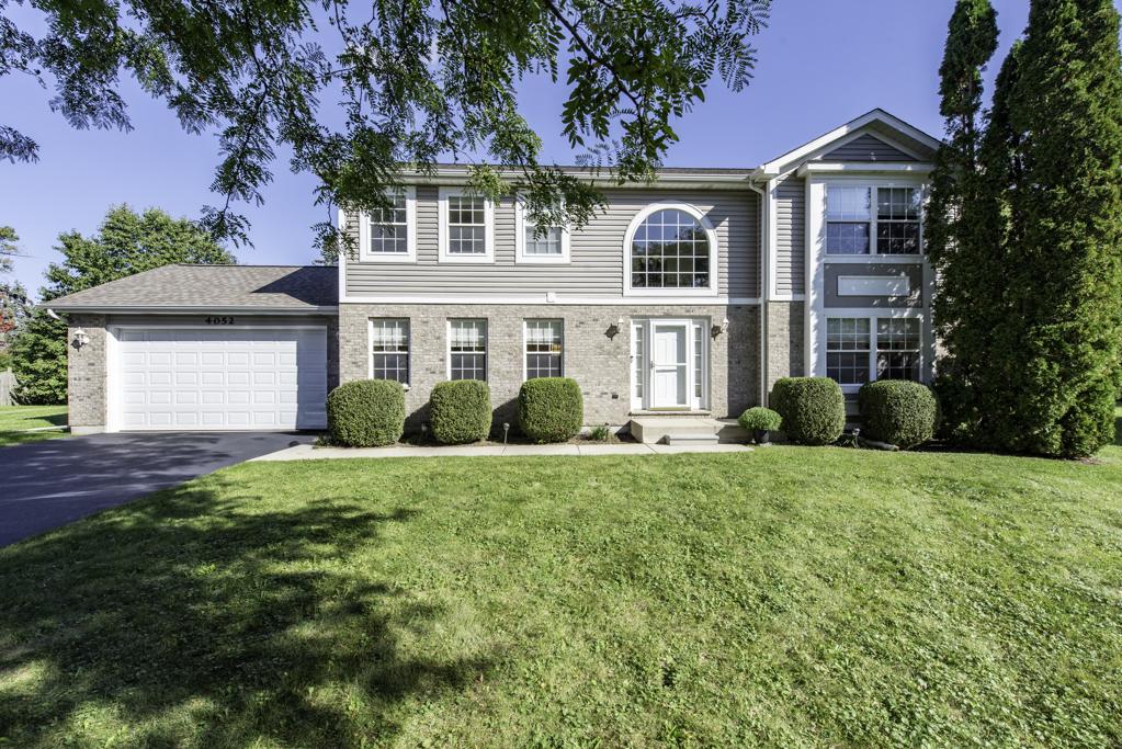 4052 Woodcrest Ct., Gurnee, IL 60031