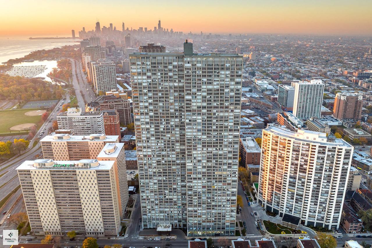655 W Irving Park Rd. #5406, Chicago, IL 60613