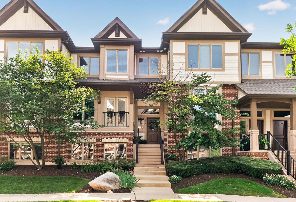 321 Brownstone Dr., St. Charles, IL 60174