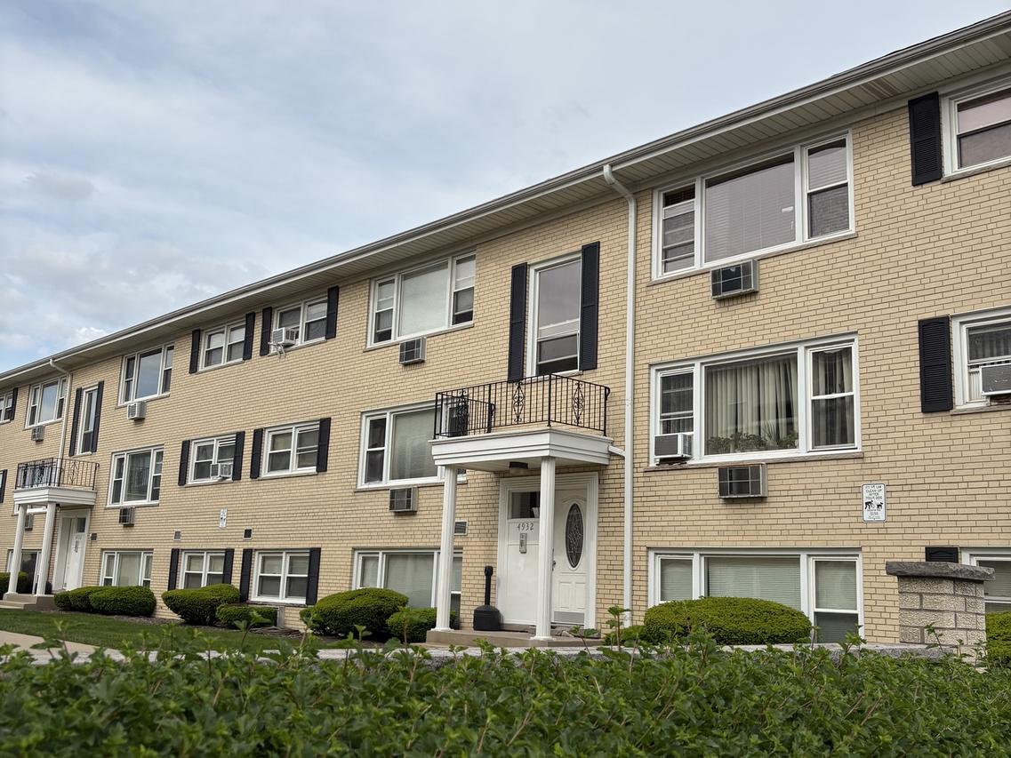 4932 N Leonard Dr. #2A, Norridge, IL 60706