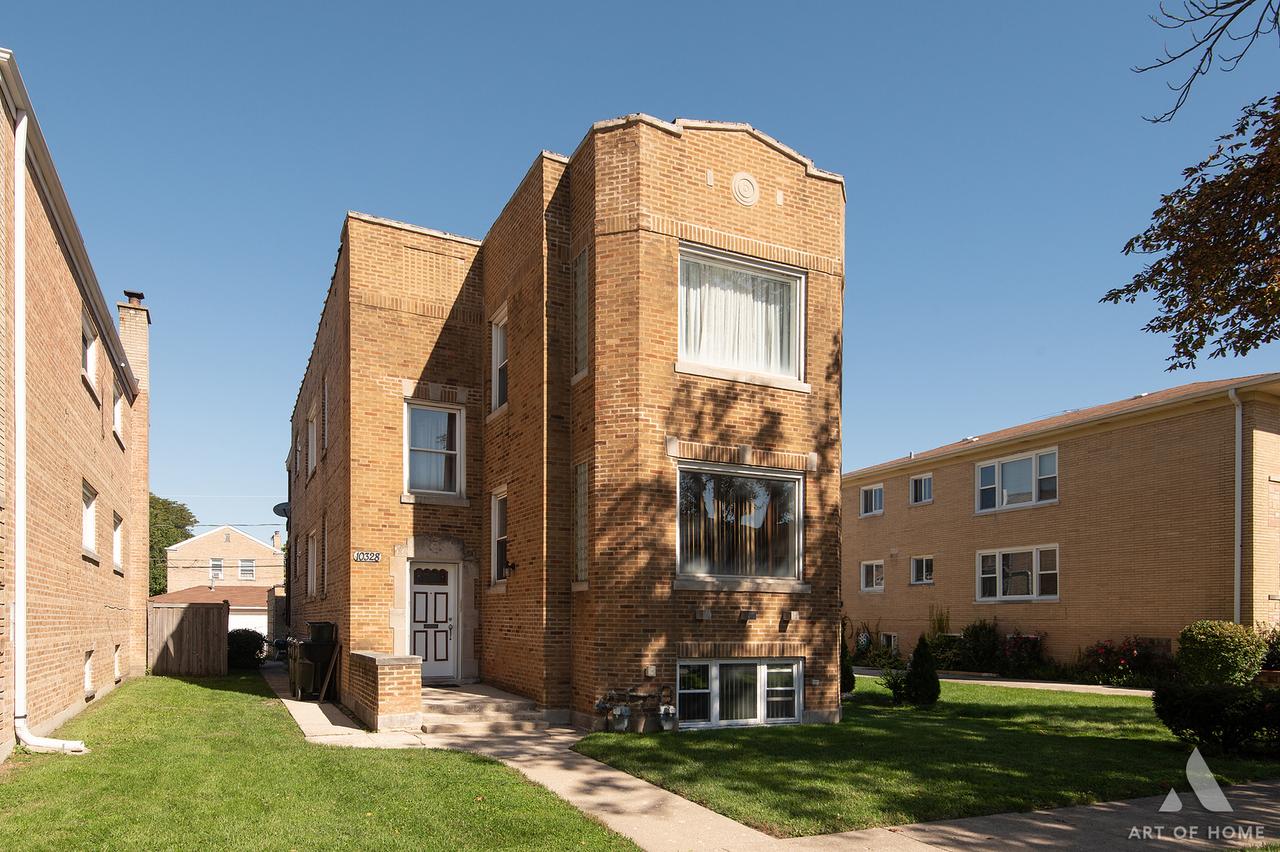 10328 Elizabeth St., Westchester, IL 60154