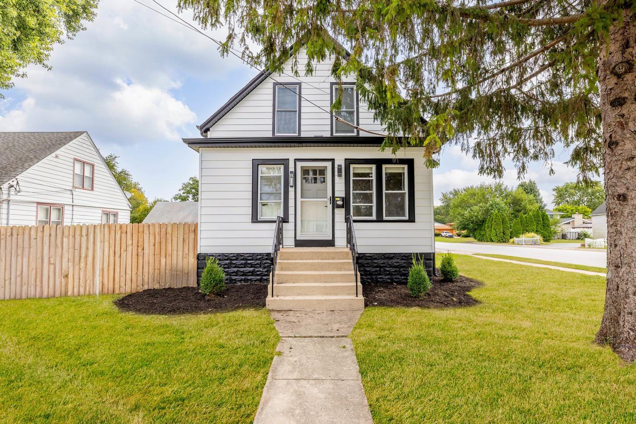 16563 S Park Ave., South Holland, IL 60473