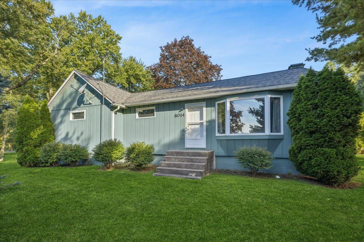 8014 Hillside Rd., Crystal Lake, IL 60012