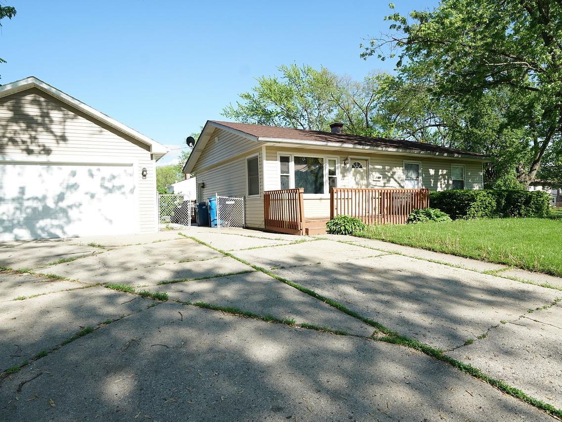 7101 Mulberry St., Hanover Park, IL 60133
