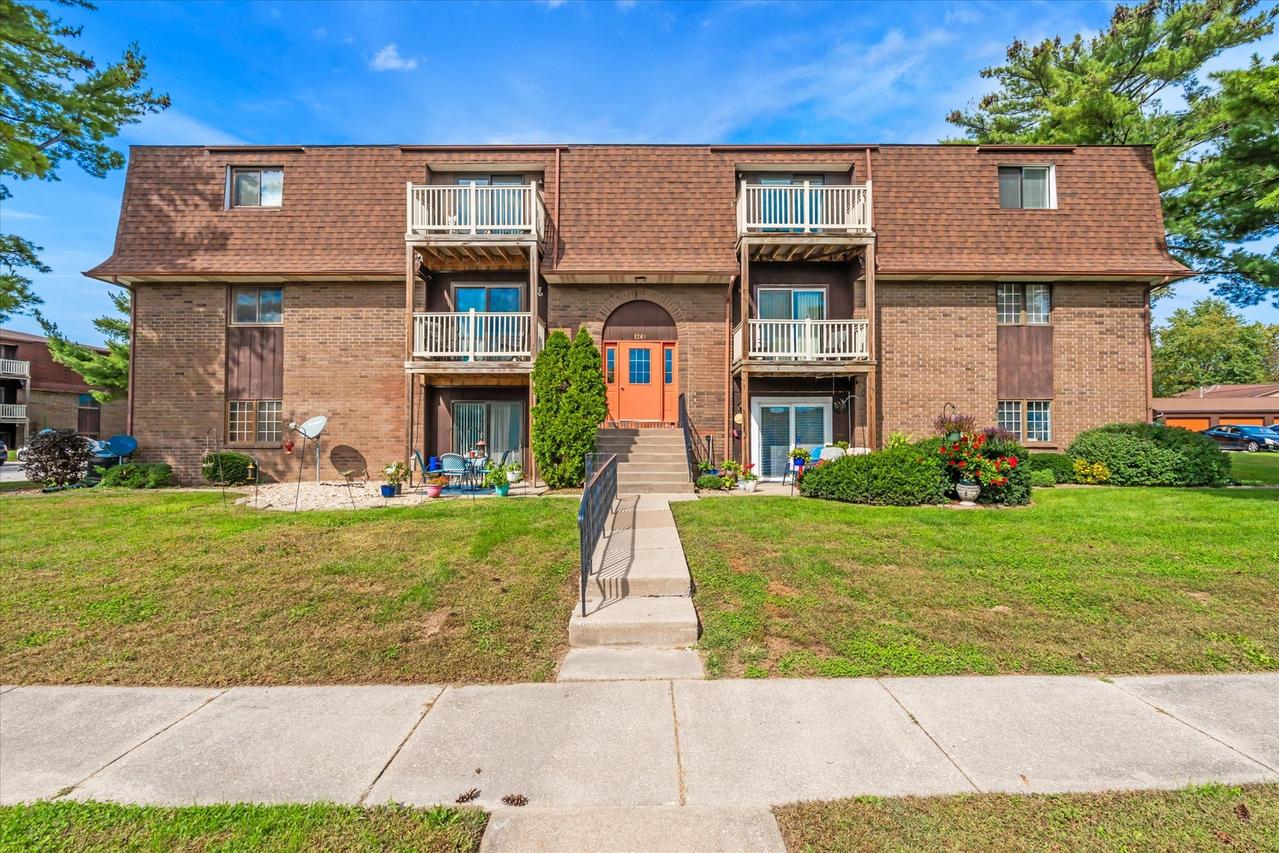1249 48th Ave. #23, East Moline, IL 61244