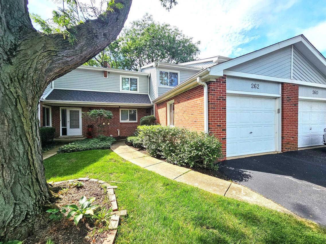 262 W Golfview Ter., Palatine, IL 60067