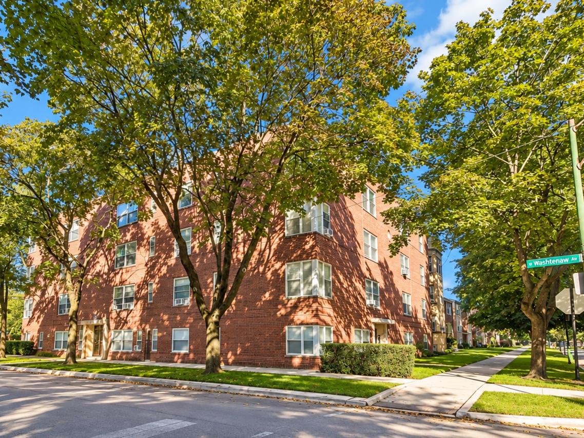 7145 N Washtenaw Ave. #2-N, Chicago, IL 60645
