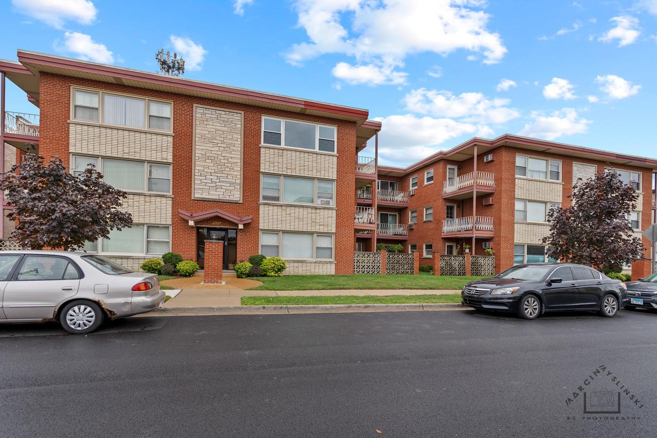 3033 Paris Ave. #303, River Grove, IL 60171