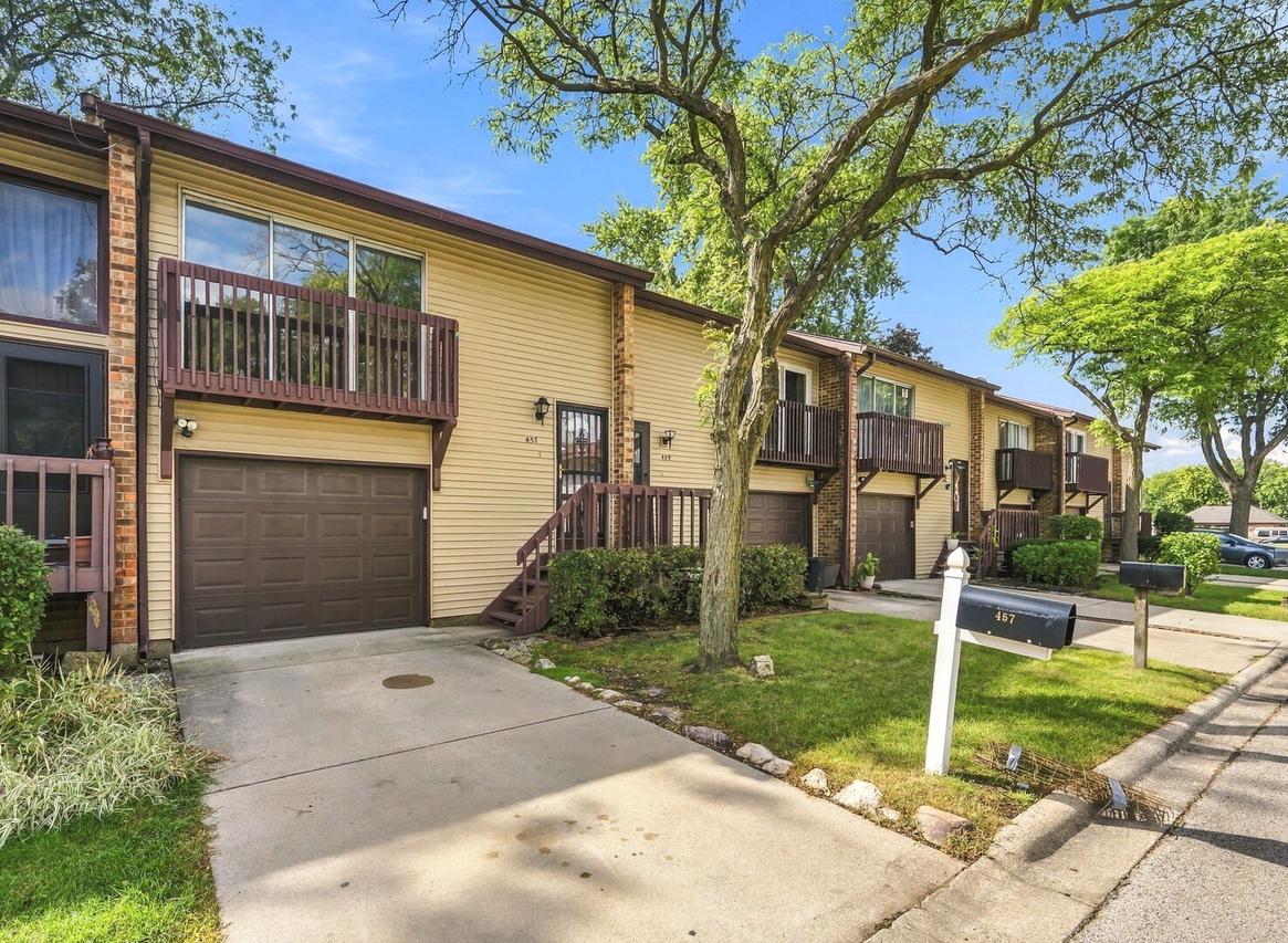 457 Sioux Dr., Bolingbrook, IL 60440