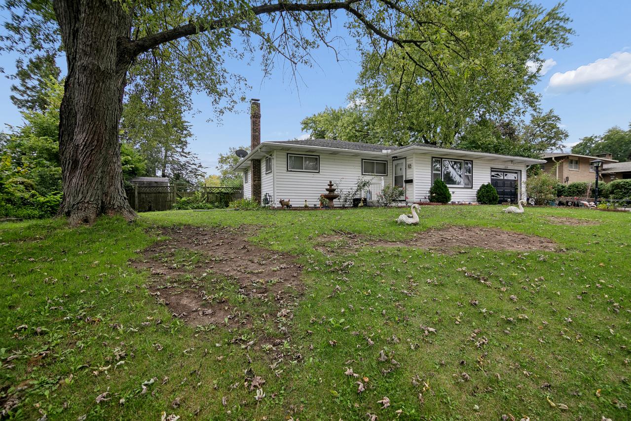3858 E Lakeview Dr., Kankakee, IL 60901