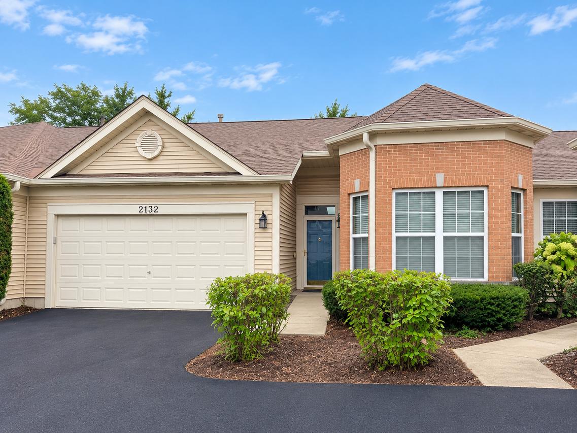 2132 Carillon Dr., Grayslake, IL 60030