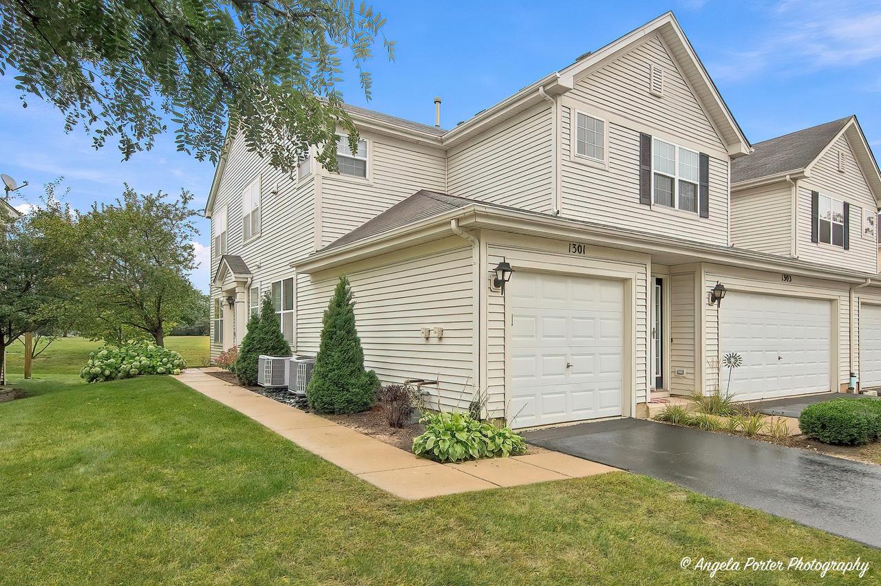 1301 Waverly Dr., Volo, IL 60020