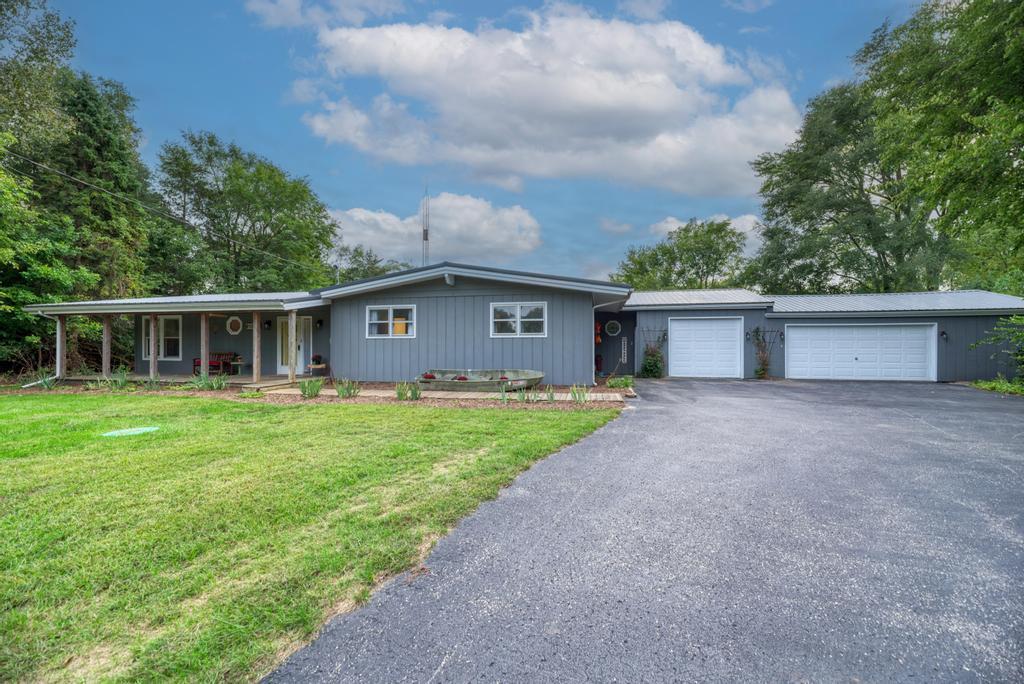 3245 N Lakeside Dr., Coal City, IL 60416