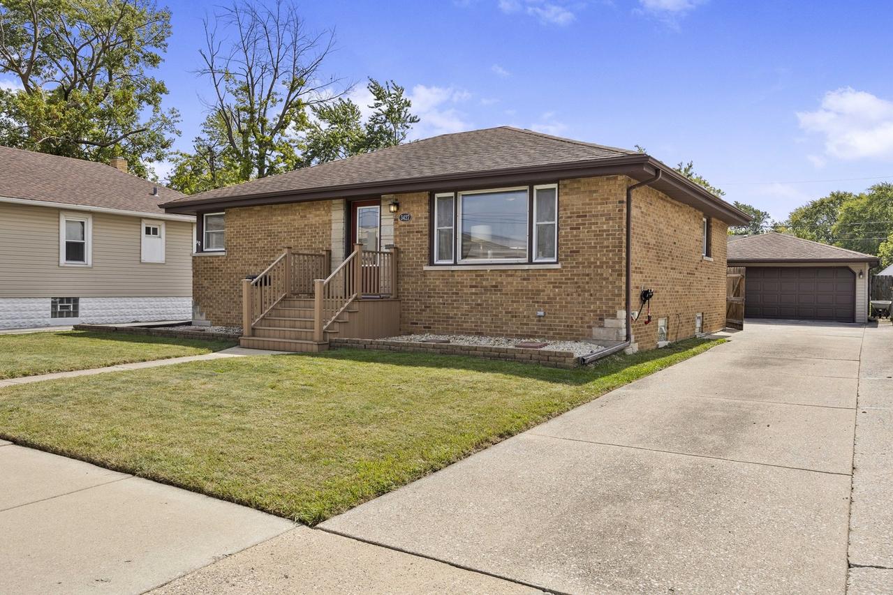 3427 Adams St., Lansing, IL 60438