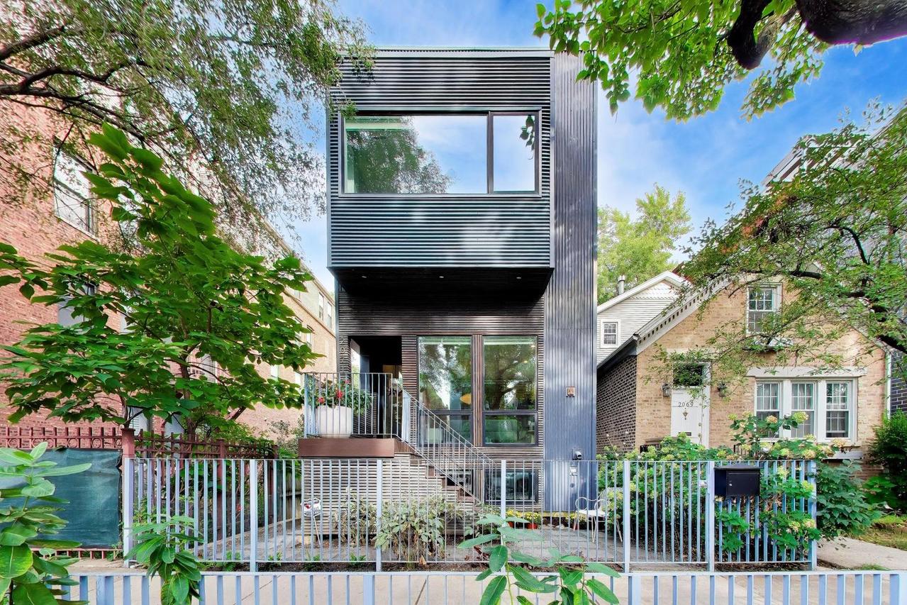 2071 N Oakley Ave., Chicago, IL 60647