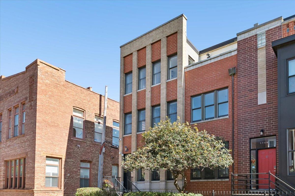 1743 W Terra Cotta Pl., Chicago, IL 60614