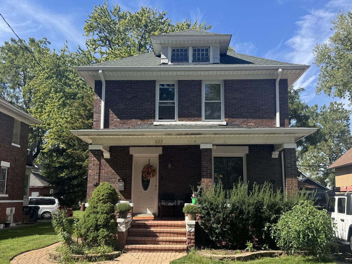 527 Watson St., Aurora, IL 60505