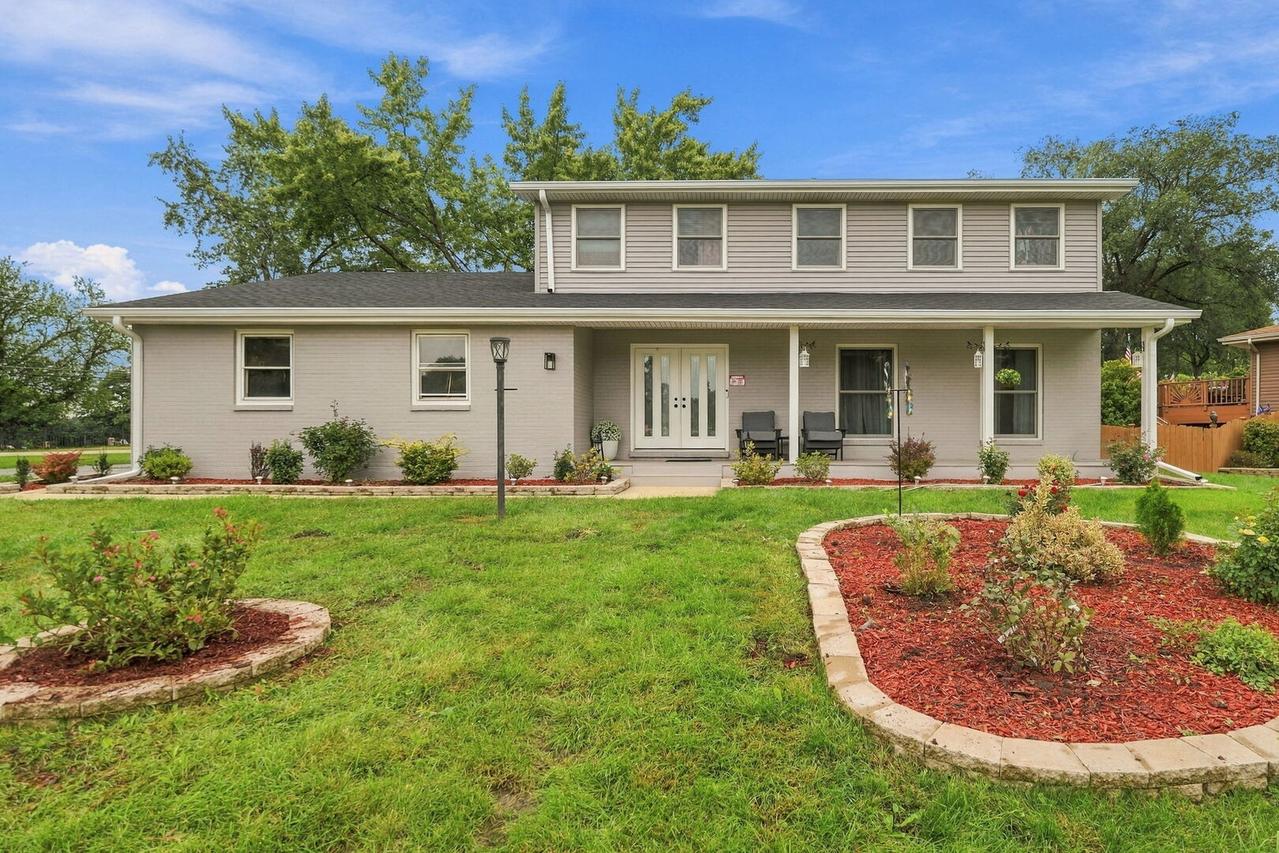 21W134 Club Ter., Itasca, IL 60143