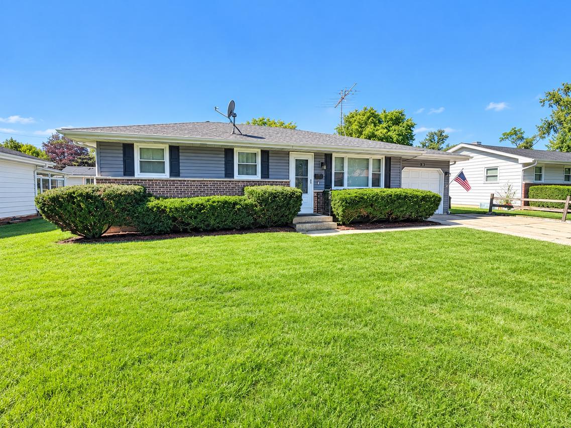 194 Patrick Dr., South Elgin, IL 60177