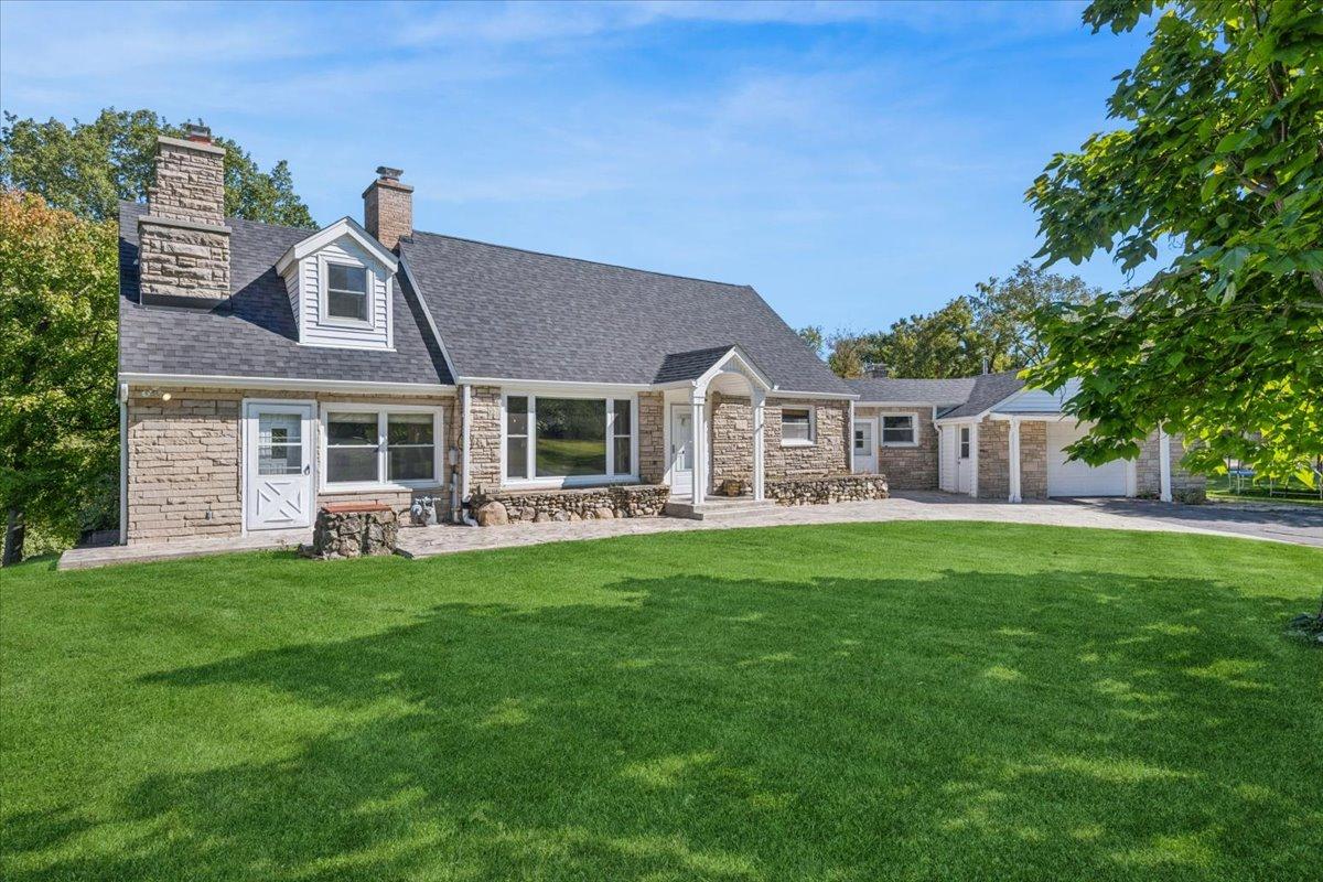 7616 Newbold Rd., Cary, IL 60013