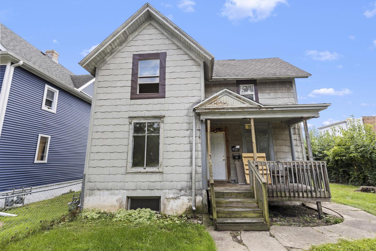 1117 12th Ave., Rockford, IL 61104