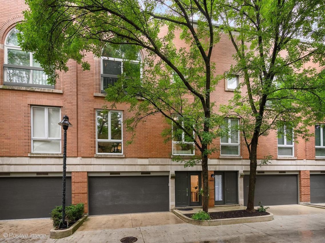 2659 N Greenview Ave., Chicago, IL 60614
