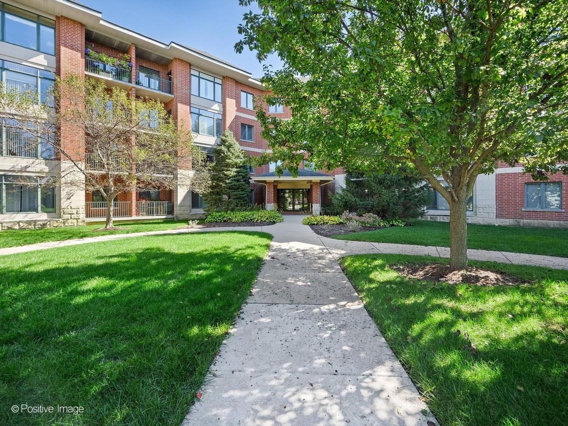 855 E 22nd St. #102, Lombard, IL 60148