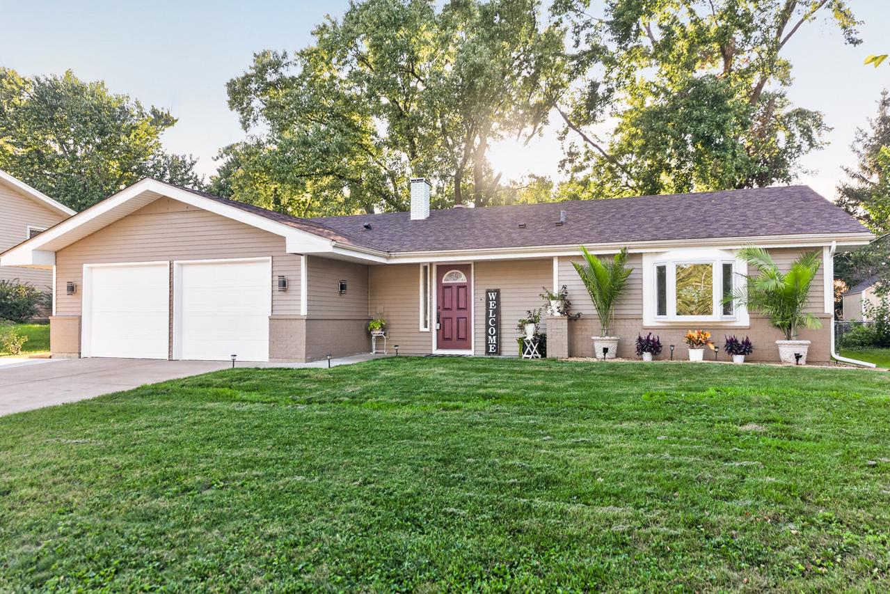 2S054 Avondale Ln., Lombard, IL 60148