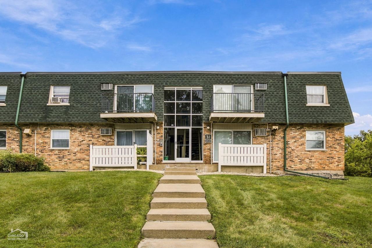 10045 S Walnut Ter. #1-101, Palos Hills, IL 60465
