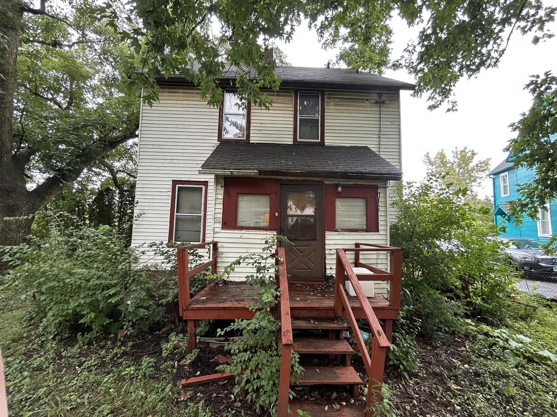 456 Winston Ave., Joliet, IL 60433