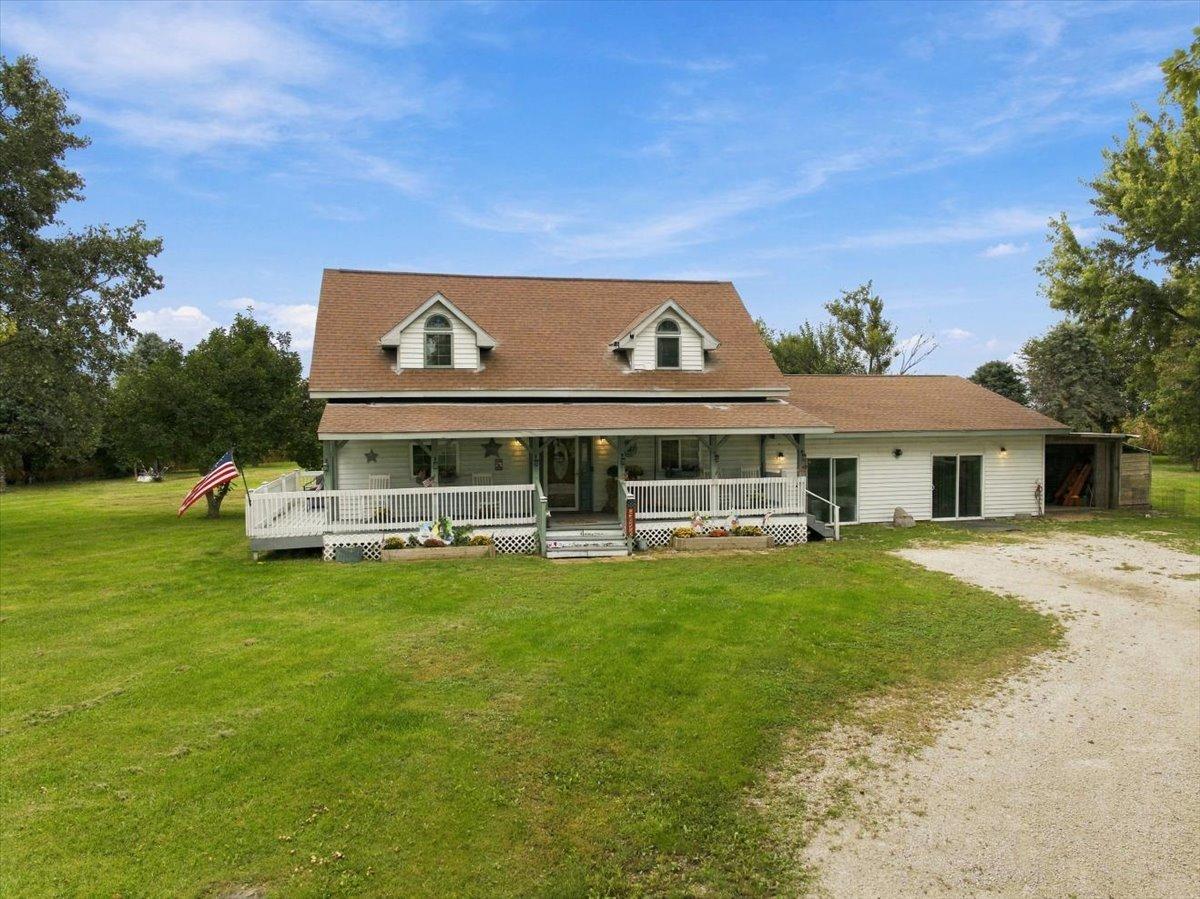 2898 County Road 1400, El Paso, IL 61738