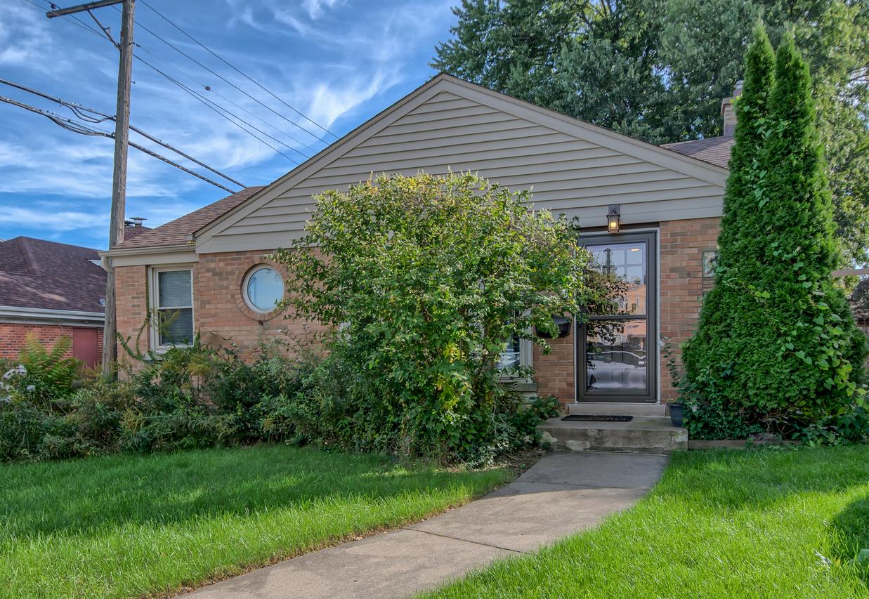5145 Mulford St., Skokie, IL 60077