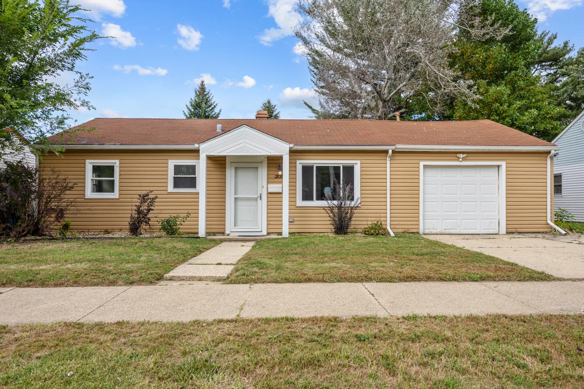 205 Hereford Dr., Steger, IL 60475
