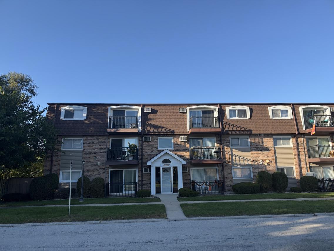 6440 Pamela Ln. #9, Chicago Ridge, IL 60415