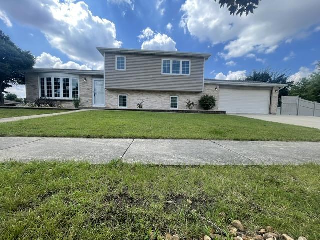 793 Six Pines Dr., Romeoville, IL 60446