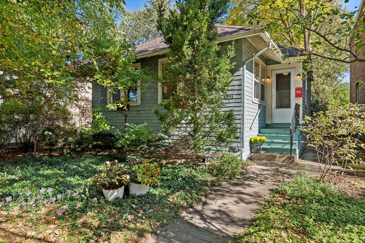 2227 Pioneer Rd., Evanston, IL 60201