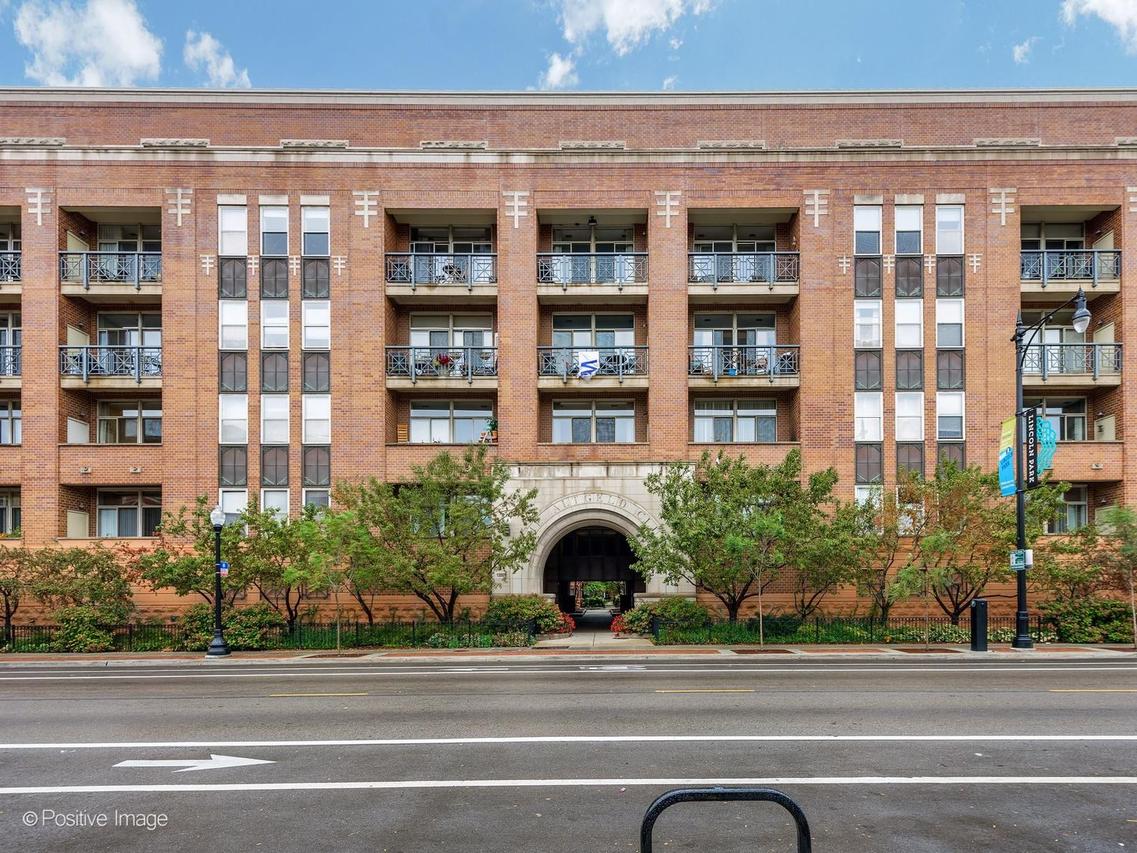 1350 W Fullerton Ave. #210, Chicago, IL 60614