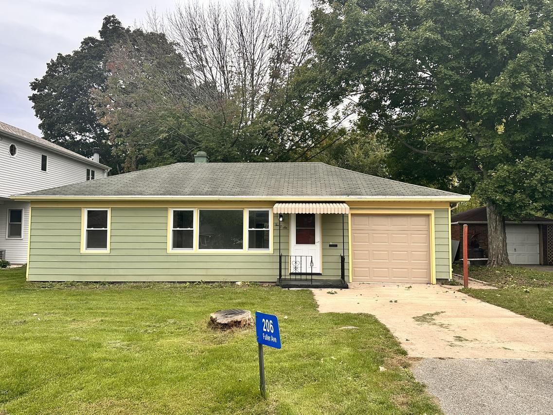 206 Fuller Ave., Streator, IL 61364