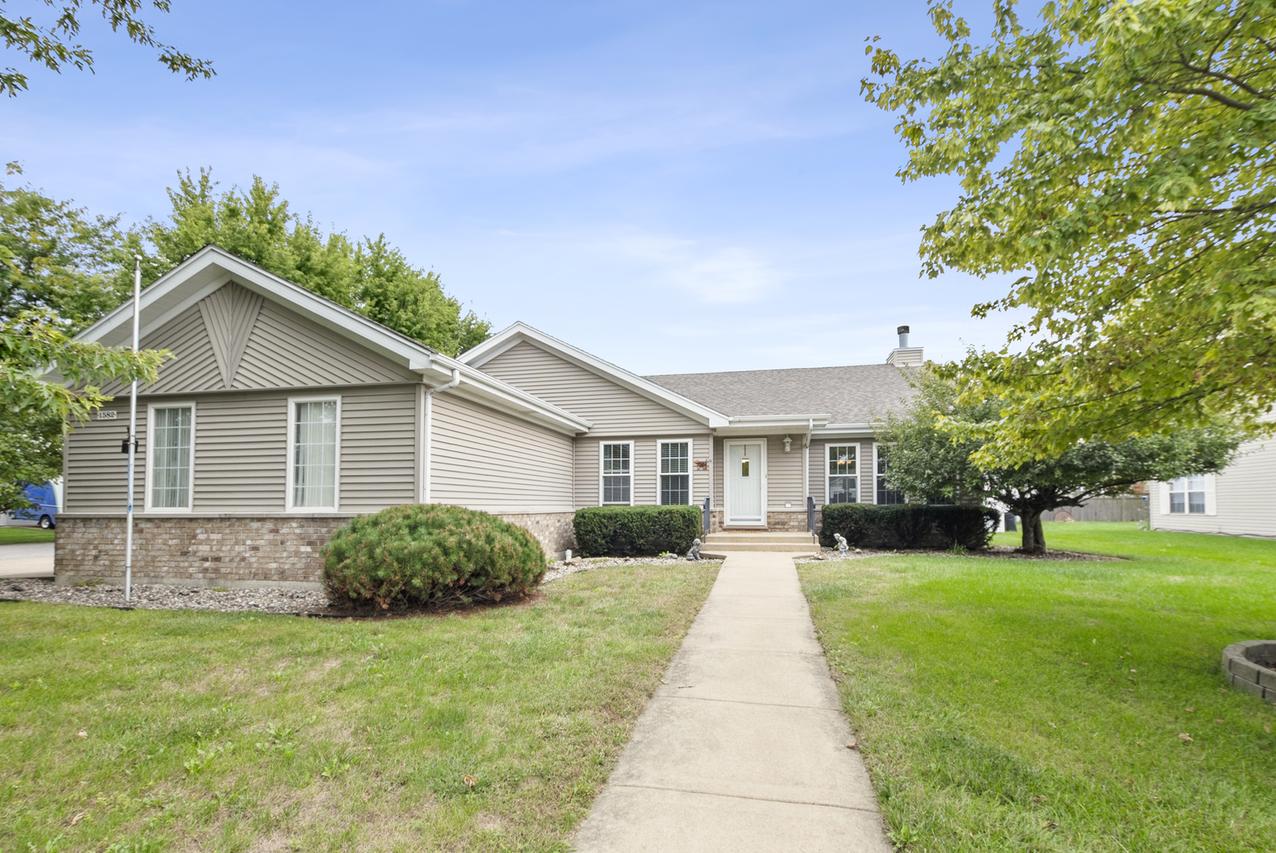 1582 Sun Ridge Dr., Bourbonnais, IL 60914