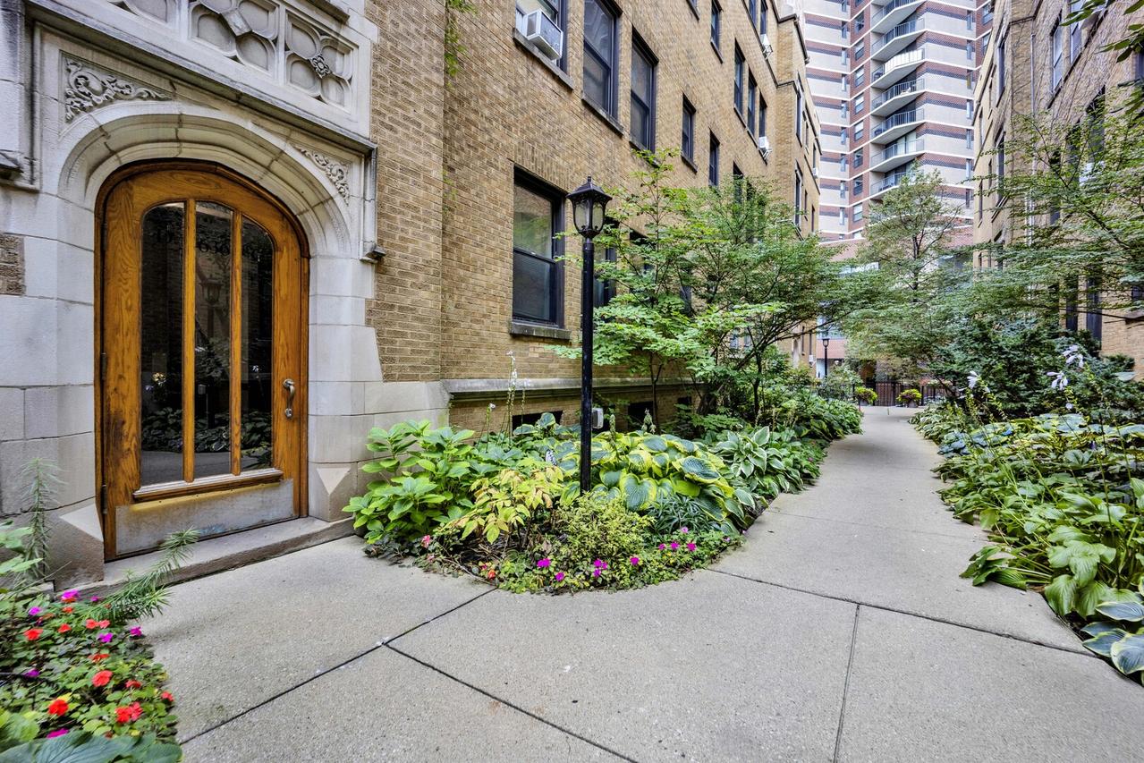 636 W Waveland Ave. #4D, Chicago, IL 60613