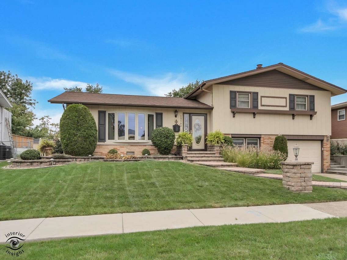 15142 Colina Ave., Oak Forest, IL 60452