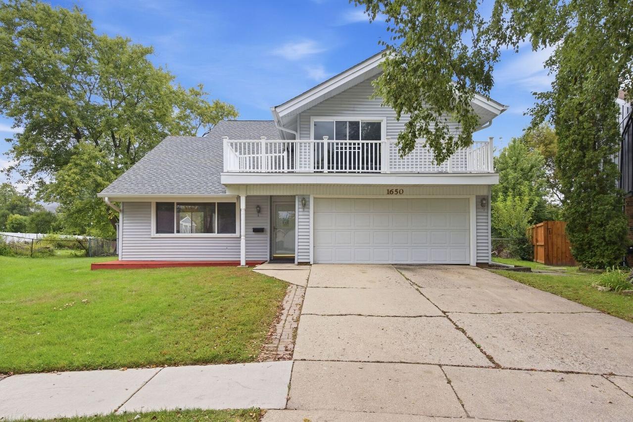 1650 Beverly Ct., Hanover Park, IL 60133